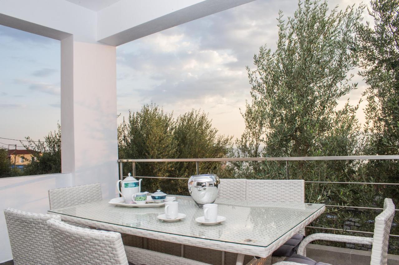 Nina'S Villa, Cosy Seaview Retreat แวร์กา กาลามาตา ภายนอก รูปภาพ