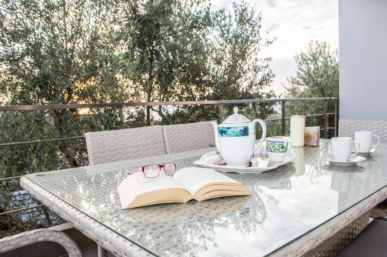 Nina'S Villa, Cosy Seaview Retreat แวร์กา กาลามาตา ภายนอก รูปภาพ